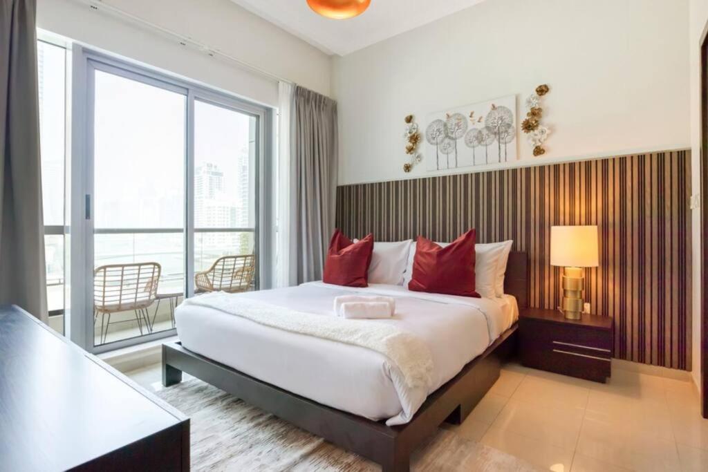 Luxurious 1 Bedroom Apartment In The Dubai Marina! Exterior foto